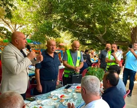 Başkan Harun Vicdan, Gözpınar’da Vatandaşlarla Birlikte Çöp Topladı