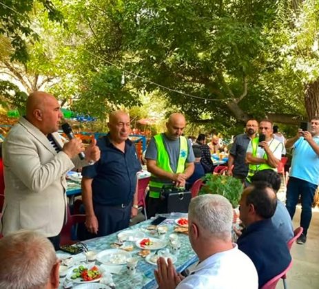 Başkan Harun Vicdan, Gözpınar’da Vatandaşlarla Birlikte Çöp Topladı