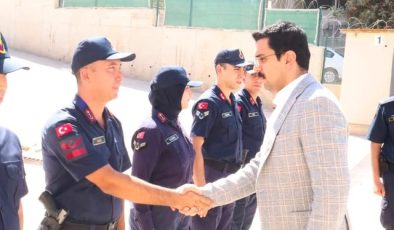 Kaymakam Hulusi Teke’den İlçe Jandarma Komutanı Ali Kaydu’ya Hayırlı Olsun Ziyareti