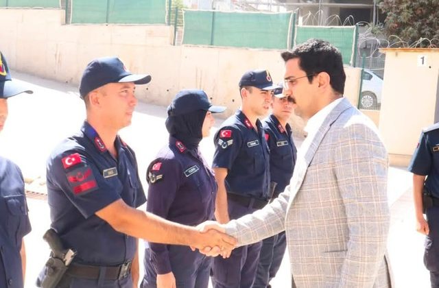 Kaymakam Hulusi Teke’den İlçe Jandarma Komutanı Ali Kaydu’ya Hayırlı Olsun Ziyareti
