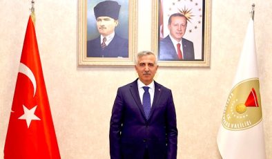 Vali Ünlüer: “30 Ağustos, Milletimizin Bağımsızlık ve Hürriyet İradesinin Tarihe Altın Harflerle Yazıldığı Gündür”