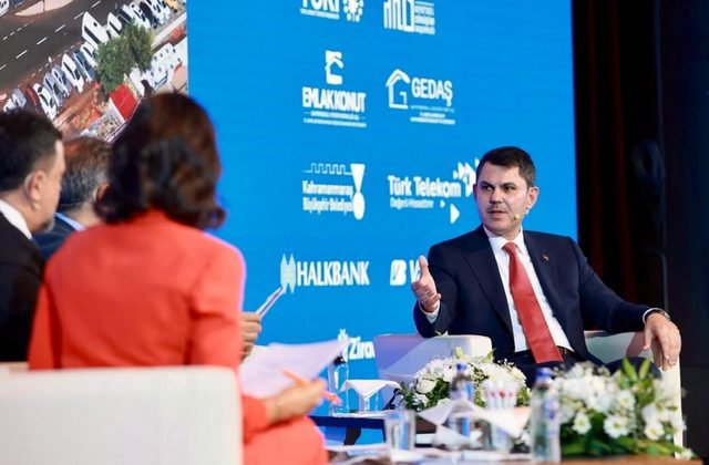 Bakan Kurum, Kahramanmaraş’ta Dirençli Şehirler Zirvesi’ne Katıldı