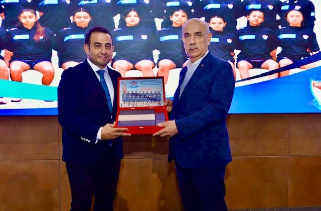 MARAŞGÜCÜSPOR’DA HEDEF 1. LİG: KADIN HENTBOL TAKIMI SEZON ÖNCESİ GÜÇ BİRLİĞİ YAPTI