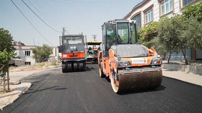 Büyükşehir’in Aslanbey Mahallesi’nde Asfalt Mesaisi Sürüyor