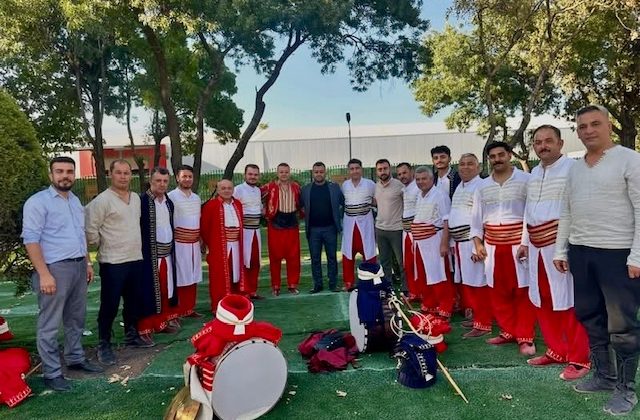 HAK-İŞ İl Başkanı ve Hizmet-İş Kahramanmaraş Şube Başkanı Mehmet Akif Dağ’dan Ağustos Fuarı’nda Görevli Emekçilere Ziyaret