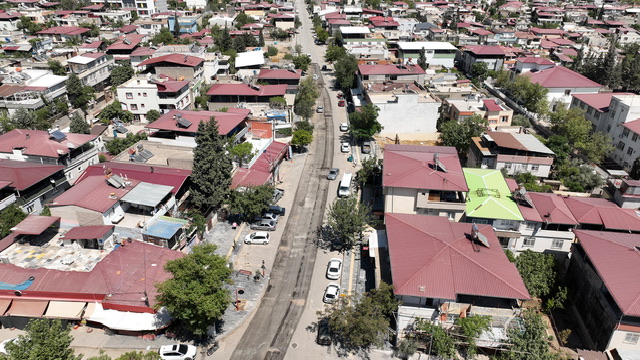 Büyükşehir, Dulkadiroğlu Hacı Murat Caddesi’ni Asfalta Hazırlıyor