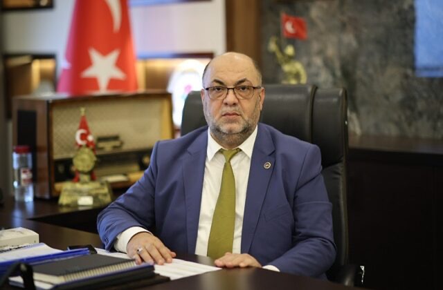 Dulkadiroğlu Belediye Başkanı Mehmet Akpınar’dan “Hakkın Adamı Olmak” Başlıklı Makale