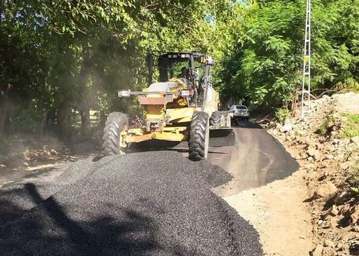 Andırın’da Yağışların Yaraları Sarılıyor: Yeşilova Mahallesi’nde Yollar Yenilendi