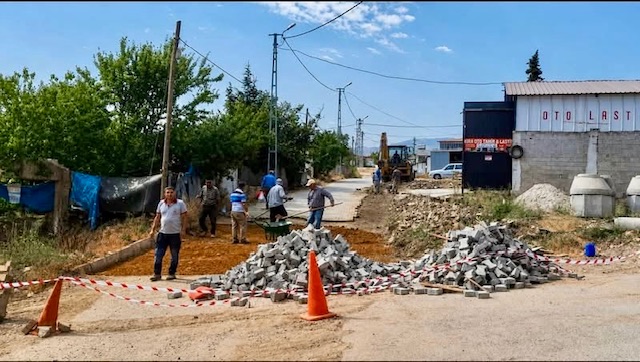 Ekinözü Maarif Mahallesi’nde Yol Çalışmaları Hız Kazandı