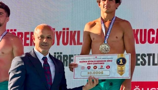 Afşin Belediye Başkanı Kıraç, Keçiören’de Karakucak Güreş Heyecanına Ortak Oldu