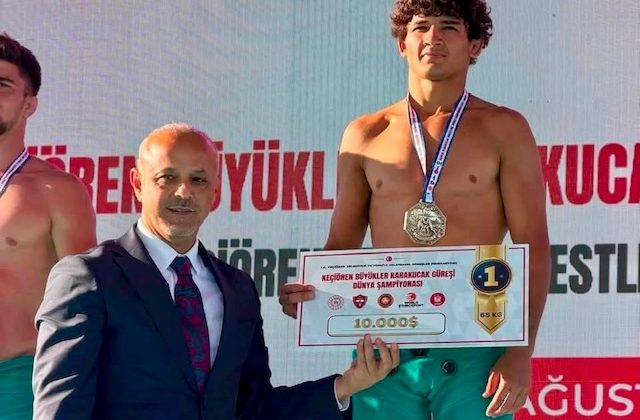 Afşin Belediye Başkanı Kıraç, Keçiören’de Karakucak Güreş Heyecanına Ortak Oldu