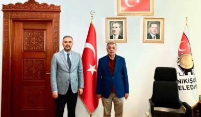 Nevzat Pakdil’den Başkan Toptaş’a Ziyaret: Onikişubat’ın Geleceği Konuşuldu