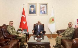 Kahramanmaraş’ta Komuta Değişimi: Vali Ünlüer’den Yeni Görevlere Atanan Komutanlara Tebrik