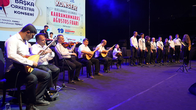 Mehmet Kalalı ve Bir Başka Orkestra’dan Ağustos Fuarı’nda Müzik Şöleni