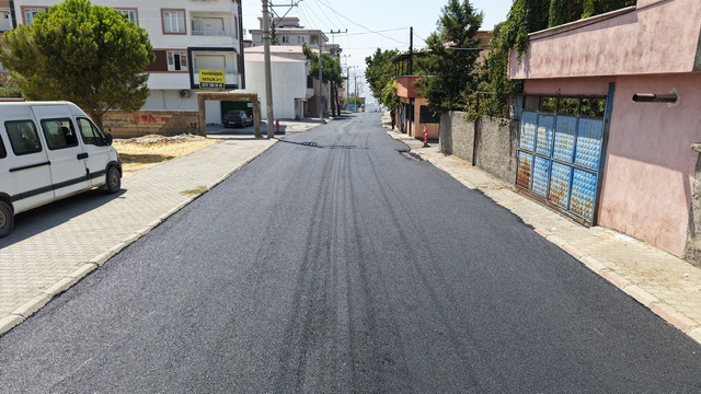 Büyükşehir, Dulkadiroğlu’nda Mehmet Esenceli Caddesi’nin Asfaltını Yeniliyor