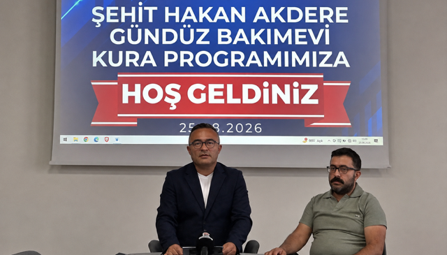 Onikişubat Belediyesi’nin 45 farklı mahalleden başvuru alan Gündüz Bakımevi’nde yeni dönemin kuraları çekildi