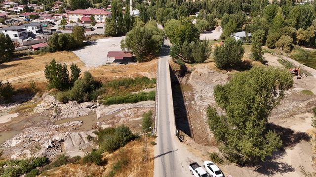 Büyükşehir’den Elbistan Kırsalında Ulaşımı Rahatlatacak Bir Yol Yatırımı Daha