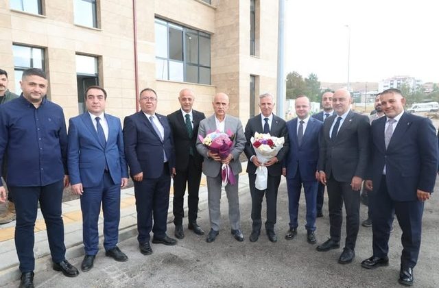 Afşin Belediyesi’nin Yeni Hizmet Binasına Protokolden Ziyaret