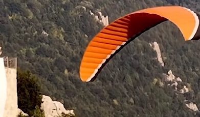 Andırın’da Gökyüzü Renklerle Buluştu: Yamaç Paraşütü Festivali Büyük İlgi Gördü