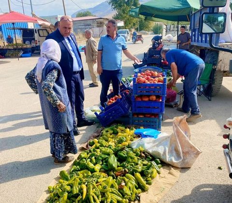 Başkan Harun Vicdan’dan Pazar Yerinde Esnaf ve Vatandaşlarla Samimi Buluşma