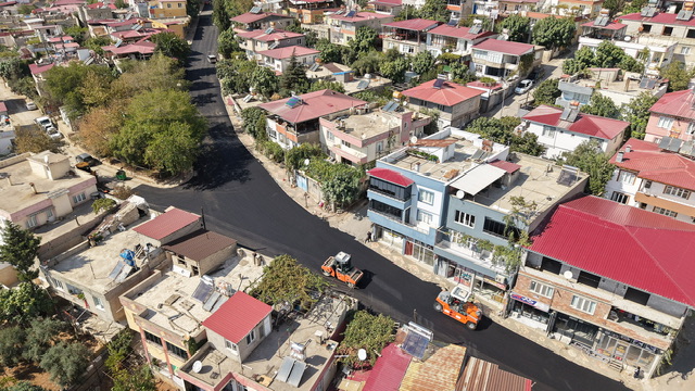 Büyükşehir’in Asfalt Mesaisi Sokak Sokak, Cadde Cadde Devam Ediyor