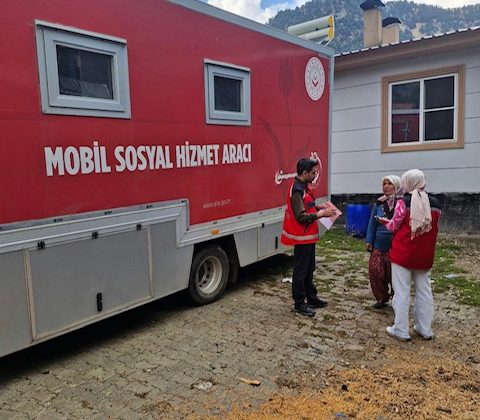 Mobil Sosyal Hizmet Aracı Kahramanmaraş’ta 11 İlçeyi Geziyor