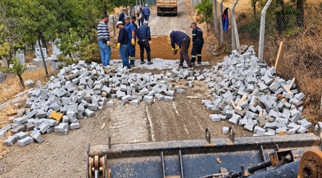 Ekinözü’nde Yol Çalışmaları Sürüyor: Ambar Mahallesi’nde Çalışmalar Hız Kazandı