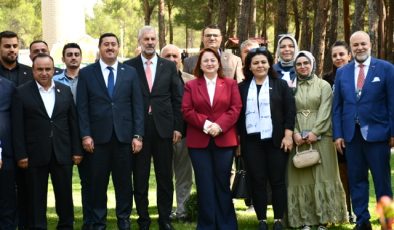 Anahtar Parti’den Dulkadiroğlu’nda Muhtarlar Buluşması: “Maraş’ın Problemlerinin Sebebi Siyasetçi!”
