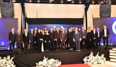 KASİAD Ödül Gecesi’nde Kahramanmaraş’ın Başarı Hikâyeleri Ödüllendirildi