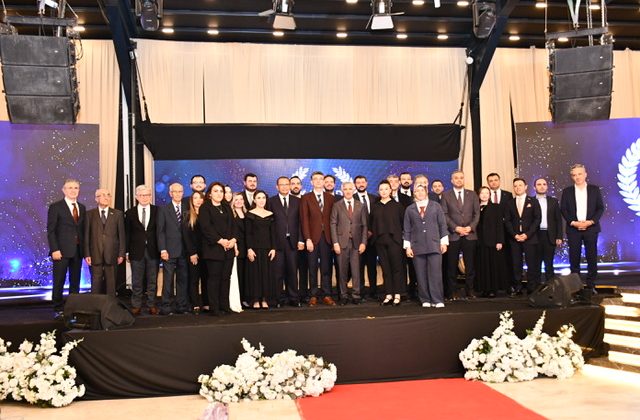 KASİAD Ödül Gecesi’nde Kahramanmaraş’ın Başarı Hikâyeleri Ödüllendirildi