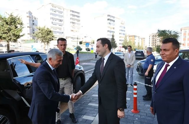 Vali Ünlüer’den İdare ve Vergi Mahkemelerine Ziyaret