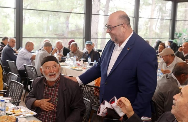 Dulkadiroğlu’nda Dünya Yaşlılar Günü Buluşması: Büyüklerle Gönül Gönüle