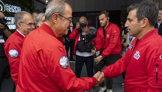 SELÇUK BAYRAKTAR VE HALUK BAYRAKTAR’DAN SANKO’YA ZİYARET   