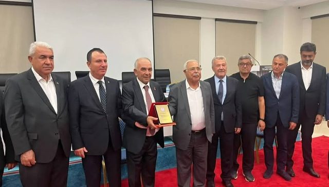 BAŞKAN AHMET KUYBU’DAN MUSTAFA NARLI’YA TEBRİK