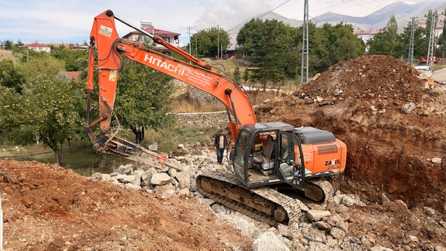Büyükşehir’den Göksun Kırsalında Köprü Menfez Yatırımı