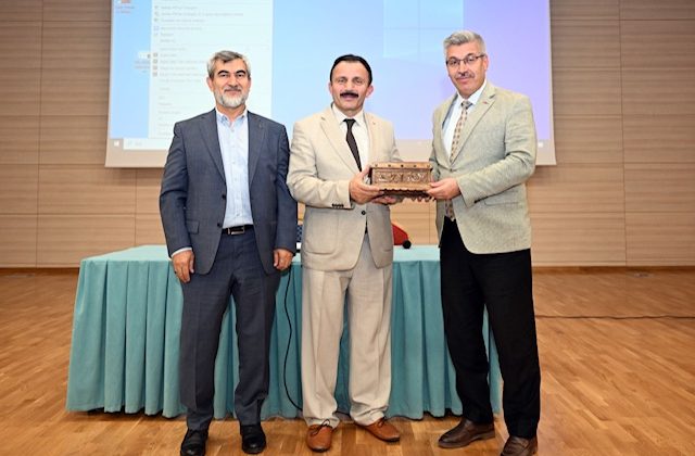 KSÜ’de Din İstismarının Sosyo-Politik Boyutları Masaya Yatırıldı