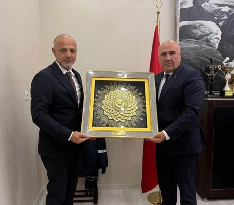 Başkan Kıraç’tan Ekinözü Belediye Başkanı Vicdan’a Ziyaret