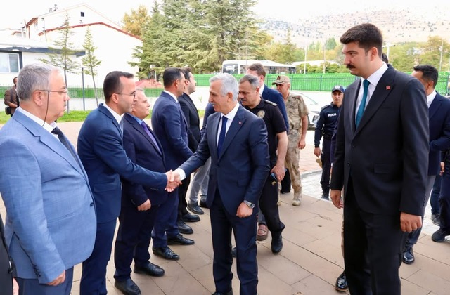 Vali Ünlüer Nurhak’ta: Devam Eden Yatırımları İnceledi, Vatandaşlarla Gönül Köprüsü Kurdu