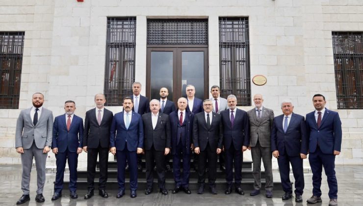 AK Parti’nin Üst Düzey İsimlerinden Hatay Büyükşehir Belediyesine Ziyaret