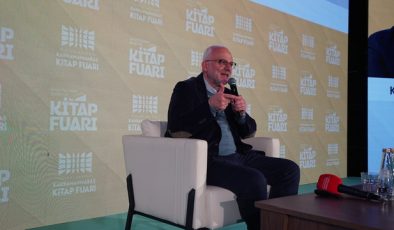 Yazar Kemal Sayar, Kahramanmaraş Kitap Fuarı’nda Sevenleriyle Buluştu