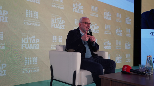 Yazar Kemal Sayar, Kahramanmaraş Kitap Fuarı’nda Sevenleriyle Buluştu