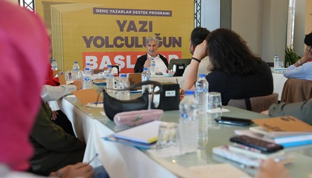 Büyükşehir’in Gençlere Özel Yazarlık Kampı Başladı
