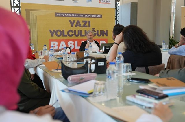 Büyükşehir’in Gençlere Özel Yazarlık Kampı Başladı