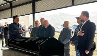 Ali Öztunç’tan Annesinin Vefatının Ardından Teşekkür Mesajı