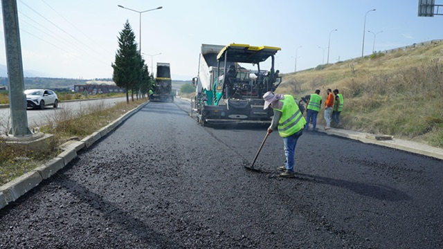 Büyükşehir’den Kavlaklı, Kazım Karabekir ve OSB’nin Ulaşımına Asfalt