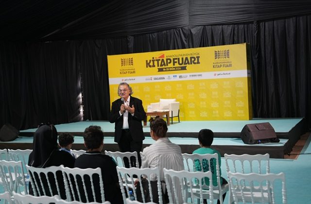 Erol Erdoğan’dan Kitap Fuarı’nda Yazma ve Okuma Üzerine Söyleşi